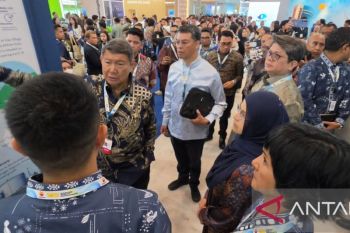 Utusan Khusus Presiden Kunjungi Booth DSLNG di IPA Convex 2026