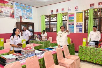 Pemkot Jayapura pastikan pelayanan pendidikan dan bantuan sosial tepat sasaran