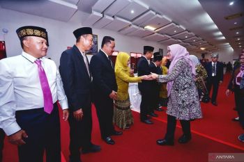 Bupati Banyuwangi kukuhkan 40 kades paralegal