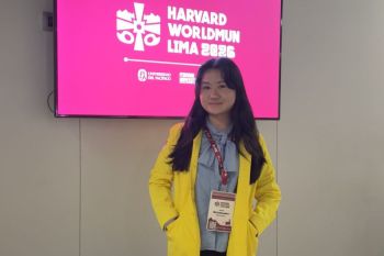 Mahasiswa UI, Kayla Kwok asah diplomasi di ajang bergengsi Harvard World MUN 2026