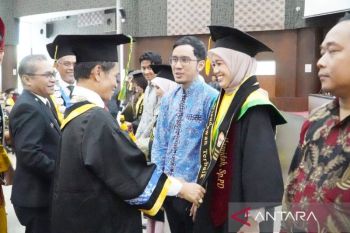 ULM kukuhkan 1.053 lulusan di Wisuda ke-130