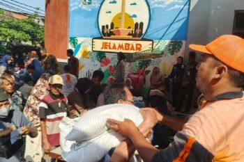 500 keluarga di Jelambar Jakbar dapat bantuan pangan dari Bapanas