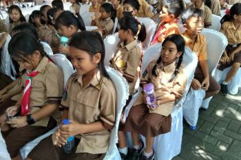 Disdik Mataram mengingatkan sekolah tak beratkan orang tua uang perpisahan
