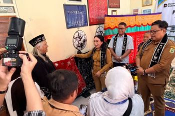 PLN dorong pemberdayaan masyarakat lewat pelestarian Sulam Kalengkang Sanggau