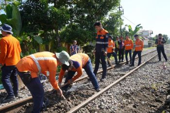 PT KAI Divre Sumbar tutup 14 perlintasan liar pada Januari-Mei 2026
