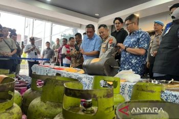 Pemkab dan Polres Bogor segel tambang emas ilegal di dua kecamatan