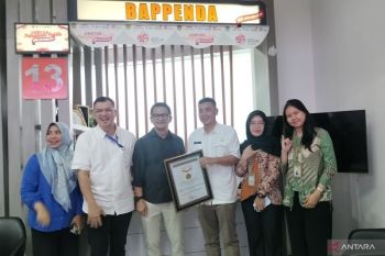 Pemkab Bogor pecahkan rekor MURI usai gelar layanan publik 100 jam nonstop