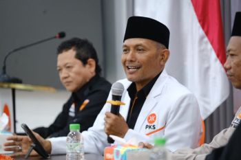 PKS Jatim beri beasiswa kader untuk jadi advokat