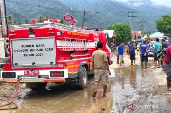 BNPB opens public kitchen for North Gorontalo flood victims