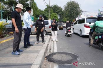 Pemkot Jaktim pastikan 182 titik jalan berlubang sudah diperbaiki