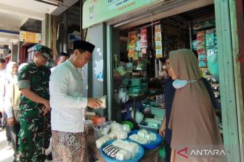 Bupati Kudus ajak warga perkuat produk lokal