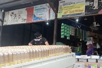Bulog distribusikan ribuan liter Minyakita jaga ketersediaan pasokan di Gunung Mas