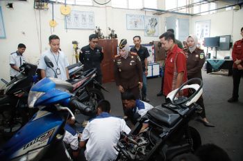 Kejari Lombok Tengah mengintegrasikan restoratif dan pelatihan kerja