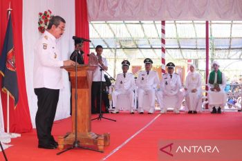 Gubernur Maluku tegaskan penguatan negeri adat lewat pelantikan raja