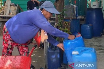 Gerobak Bantuan CSR BRK Syariah yang Mengubah Hari-Hari Karmila di Desa Mengkait Anambas