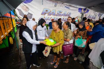 Gubernur Jatim: Pasar murah jelang Idul Adha kendalikan harga