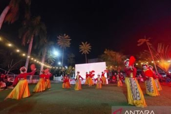 Menyeruput kopi sambil merajut tradisi Sumatera di kafe Padang