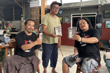 Membangun kemandirian difabel melalui seni di Surabaya