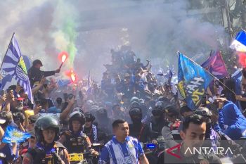 Pesta di Bandung berlanjut! Ratusan ribu Bobotoh Persib padati sejumlah titik