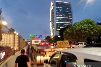 Kemacetan truk trailer mengular dari Tj Priok hingga Cakung-Cilincing