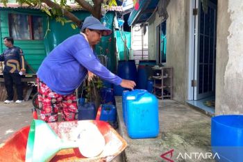Gerobak Bantuan CSR BRK Syariah yang Mengubah Hari-Hari Karmila di Desa Mengkait Anambas