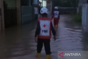 Pemkab Cianjur ajak masyarakat rutin bersihkan saluran air dan sungai