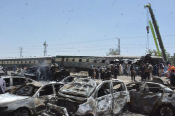 Sedikitnya 23 orang tewas akibat ledakan dekat kereta militer Pakistan