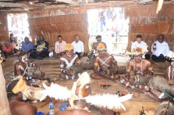 Gubernur Safanpo sebut "Rumah Jew" menyimpan nilai luhur budaya Asmat