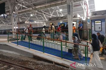 KAI Purwokerto menambah rangkaian kereta saat libur panjang akhir Mei