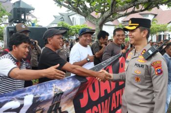 Ratusan supir truk ngadu ke DPRD Tabalong, minta ketersediaan solar