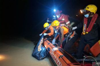 SAR Jambi evakuasi korban pekerja jembatan tewas di Sungai Limun