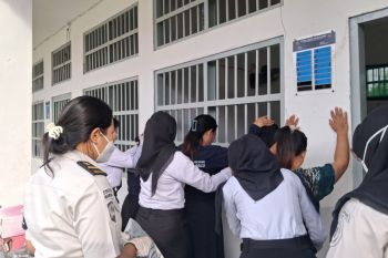 Ditjenpas Sulteng libatkan APH geledah Lapas Perempuan di Sigi