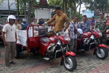 Penyerahan kendaraan operasional KDKMP Tulungagung