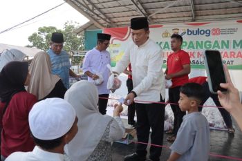 Momen Idul Adha, Polres Pasaman Barat bagikan ratusan paket daging kurban ke masyarakat