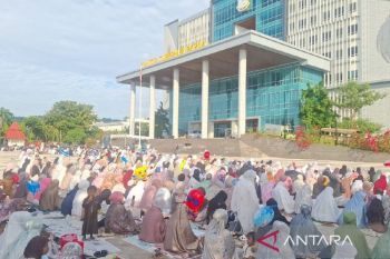 Gubernur Papua tekankan kebersamaan di momentum Idul Adha