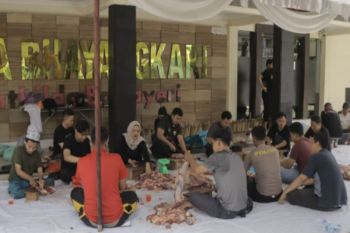 Polresta Banjarmasin membagikan daging kurban ke warga lewat 880 kupon
