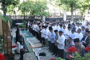 Diaspora Paris Shalat Idul Adha bersama Presiden Prabowo