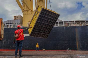 Memastikan keselamatan kerja di PTP Nonpetikemas Teluk Bayur