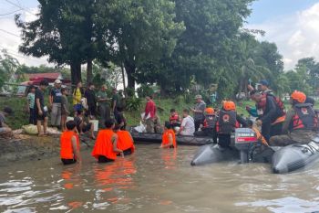 DLH Surabaya tindak tegas pembuang limbah kurban ke sungai