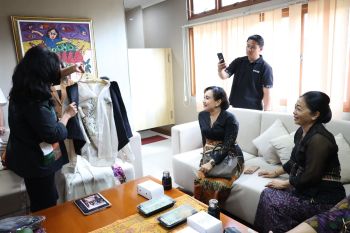 Denpasar Fashion Street angkat desainer busana lokal dengan bahan kain perca