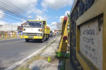 Jalan nasional di Tulungagung ditutup untuk perbaikan Jembatan Gondang