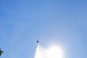 Riau kerahkan helikopter pengebom air, padamkan karhutla tiga lokasi