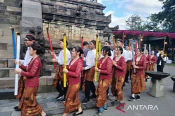 Api Dharma Waisak disakralkan di Candi Mendut Magelang