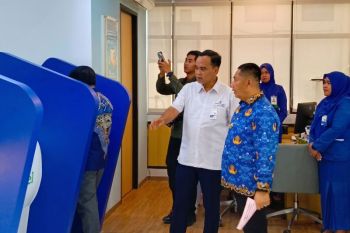 Bank Kalsel perkuat pelayanan digital di kantor cabang melalui SBS