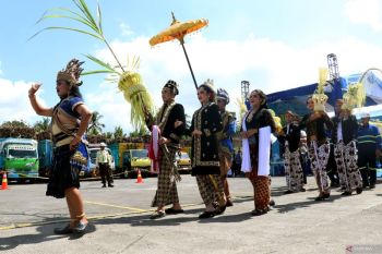 Tradisi Upacara Temanten Tebu PG RMI Blitar