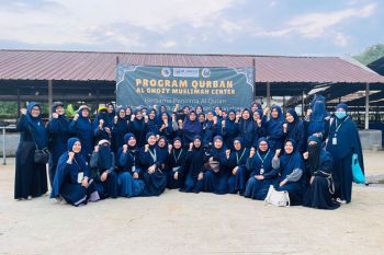 AMC Bogor salurkan 1.200 paket kurban untuk guru Al Quran