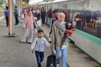 KAI Berhasil Layani 736.819 Pelanggan, Hari Ini 178.294 Pelanggan Lebih Diproyeksikan Kembali Berangkat pada Lanjutan Long Weekend Hari Lahir Pancasila