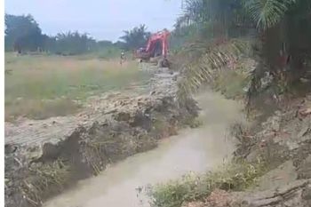 Pertamina EP Rantau Field-Desa Paya Meta kolaborasi normalisasi saluran irigasi sawah