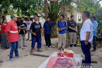Pemkab Bangka Selatan berikan bantuan korban kebakaran di Desa Keposang