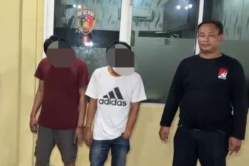 Polres Jakpus ringkus dua pencopet ponsel milik WNA asal Belanda